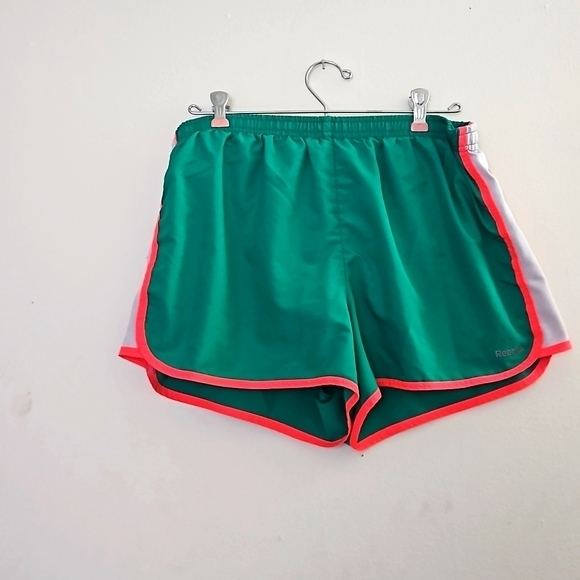Large Reebok Running Shorts with lining - Picture 1 of 2